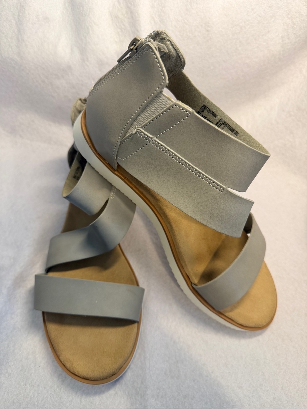 Time and Tru Women’s Gray Strappy Comfort Sandals
